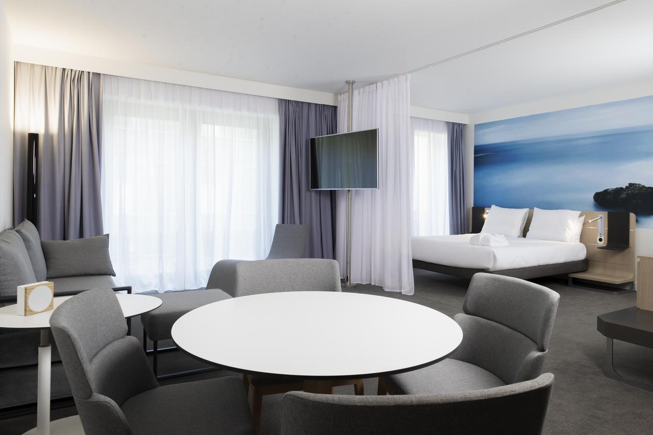 Novotel Charleroi Centre Exteriör bild
